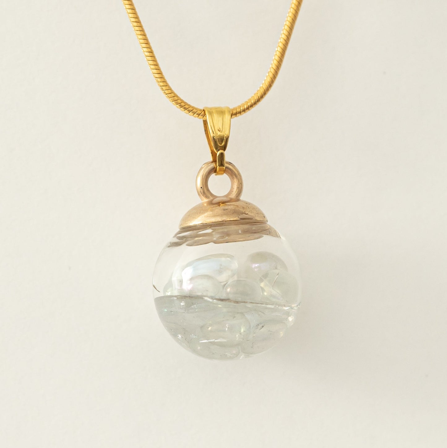 Perle Opal, gold, handmade