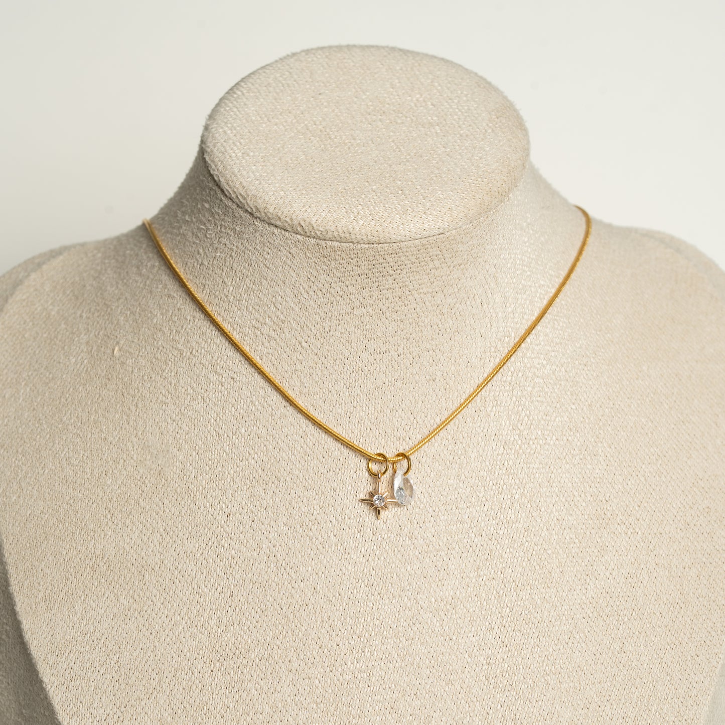 Kette 18K vergoldet mit Zirkonia und kleinem Stern, handmade