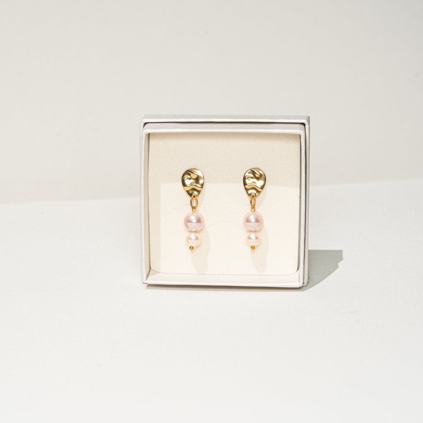 Ohrringe mit rosa Perlen, Edelstahl, handmade