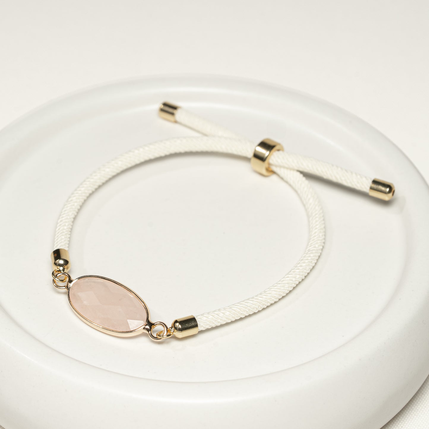 Pearl bracelet with pink pearls