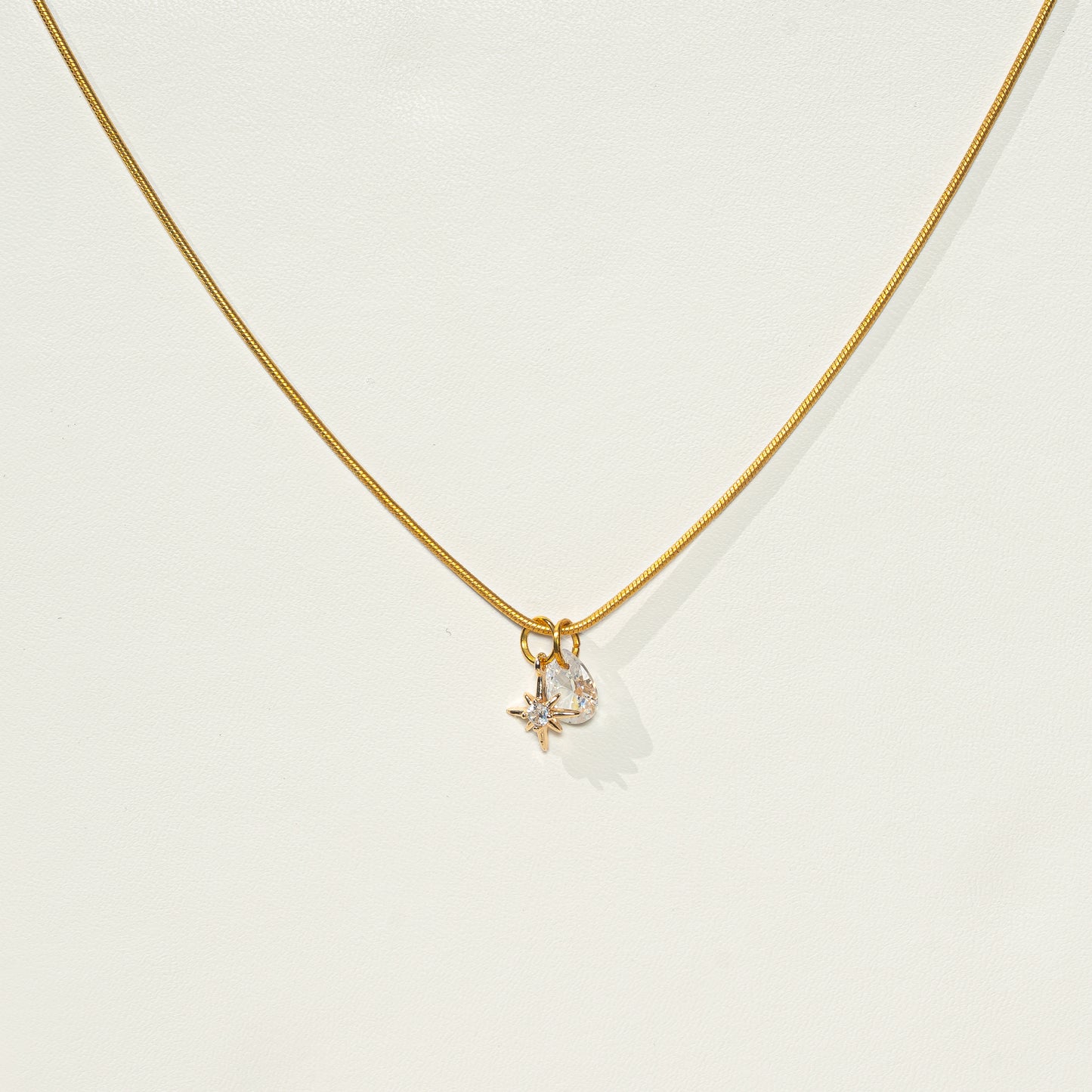 Kette 18K vergoldet mit Zirkonia und kleinem Stern, handmade