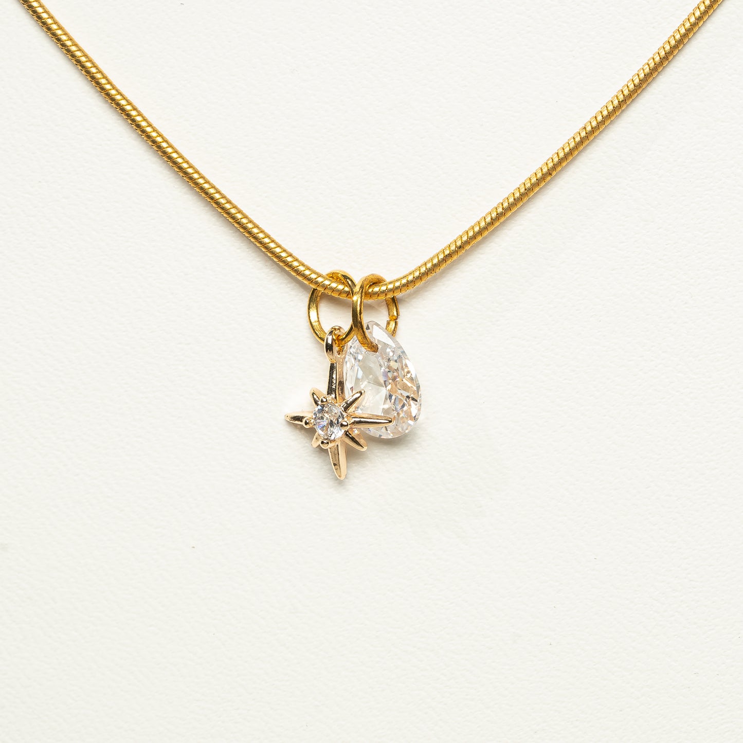 Kette 18K vergoldet mit Zirkonia und kleinem Stern, handmade