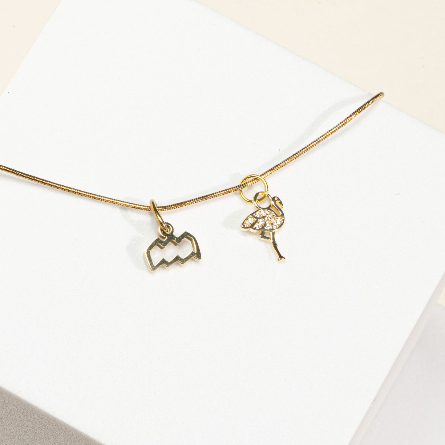 Kette 18K vergoldet mit Sternzeichen und Flamingo (personalisiert)