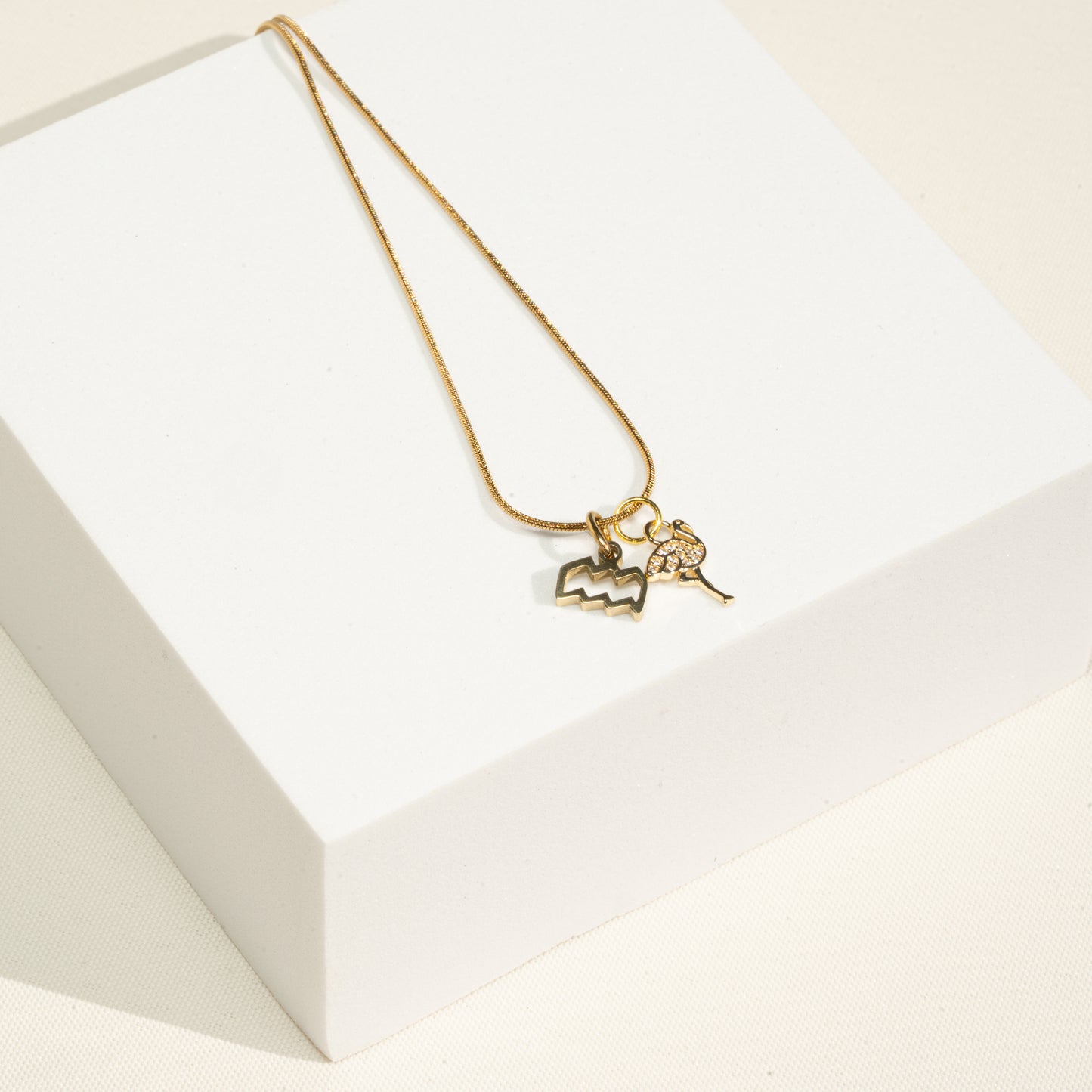 Kette 18K vergoldet mit Sternzeichen und Flamingo (personalisiert)