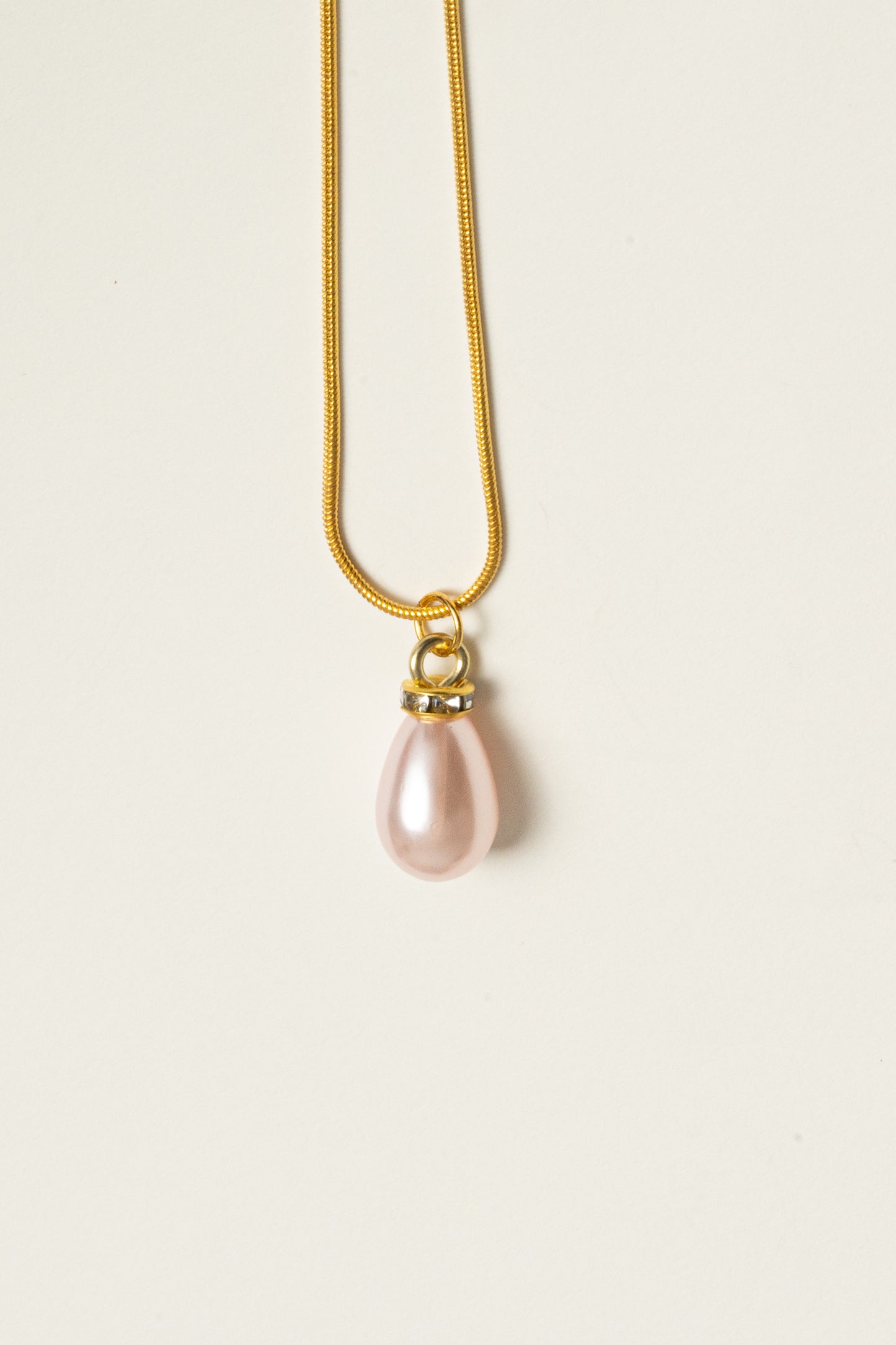 Schlangenkette mit rosa Perle