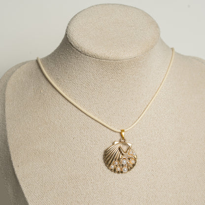 SUMMER Kette mit goldener Muschel