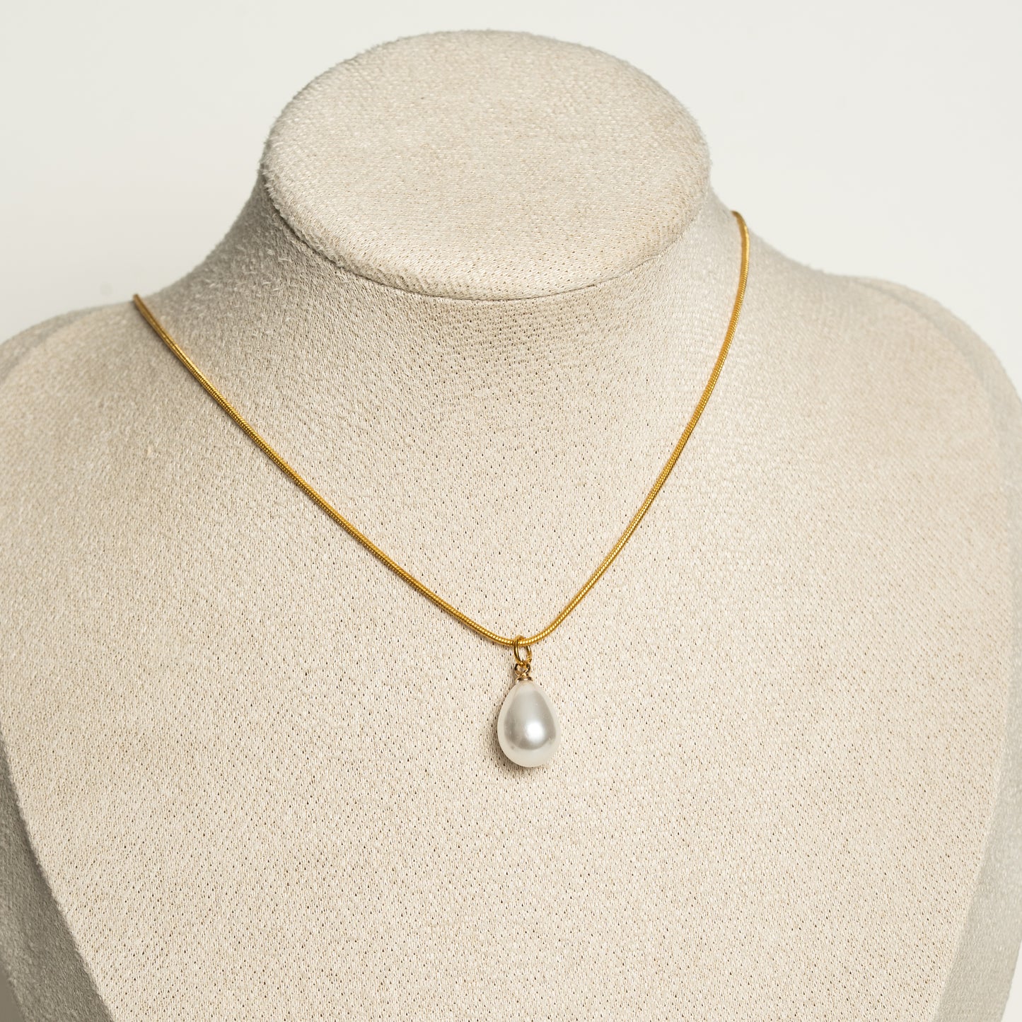 Kette mit Perlenanhänger, handmade