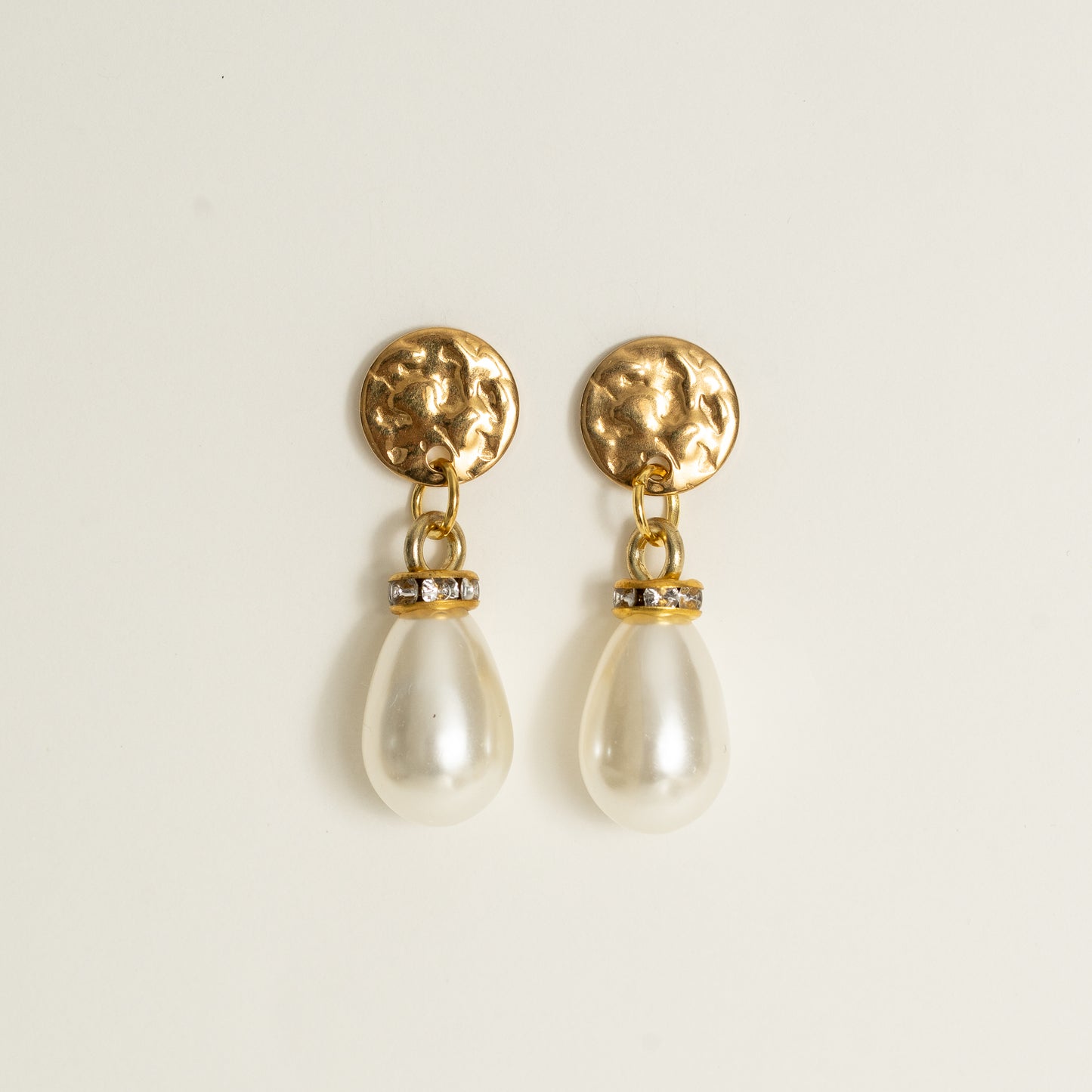 Edelstahl Ohrringe mit weisse Perlen und Strass