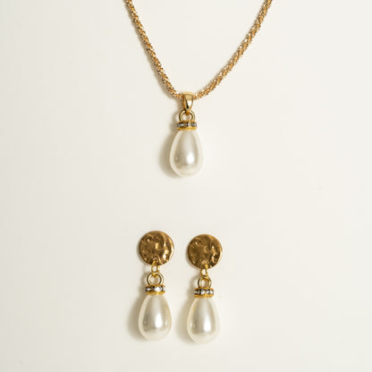 Edelstahl Ohrringe mit weisse Perlen und Strass