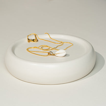 Kette mit Kaurimuschel, handmade