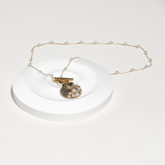 Kette mit Muschelanhänger, handmade