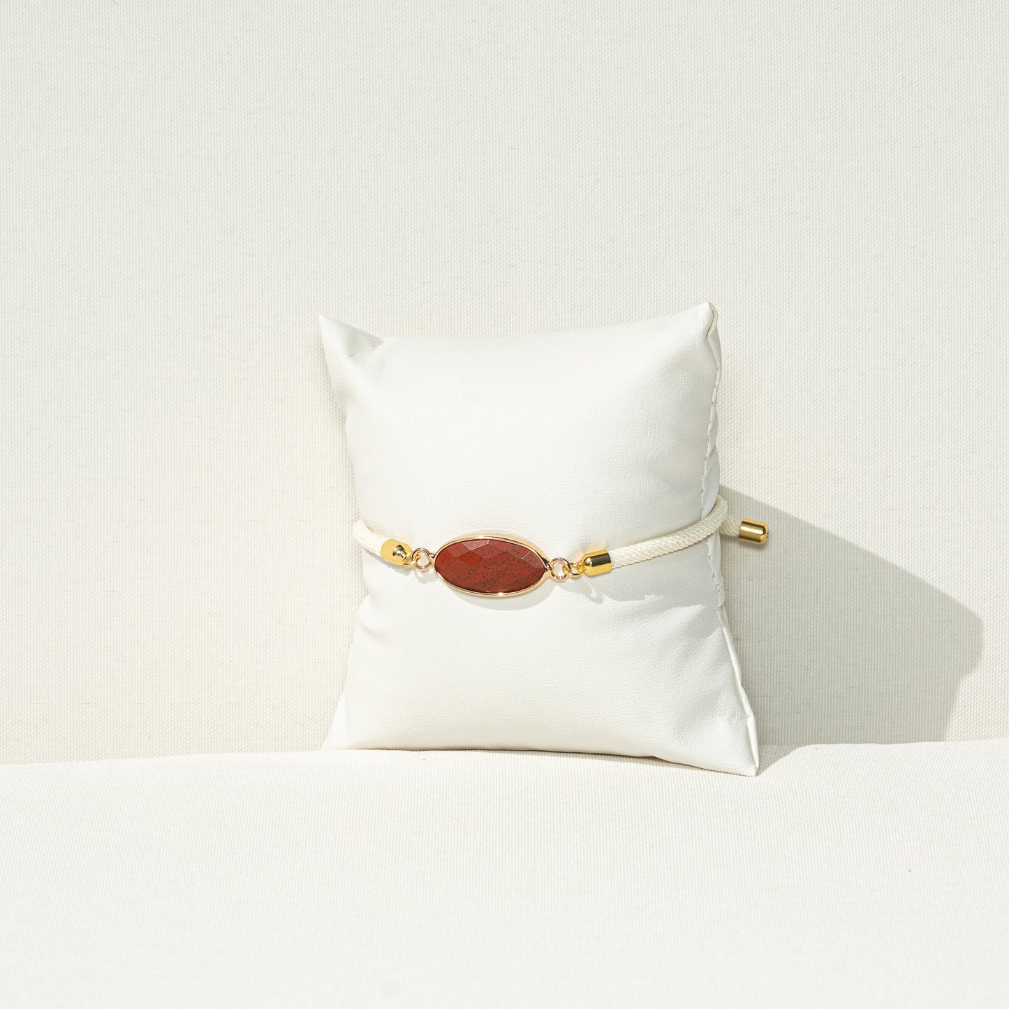 Red Stone Armband, handmade