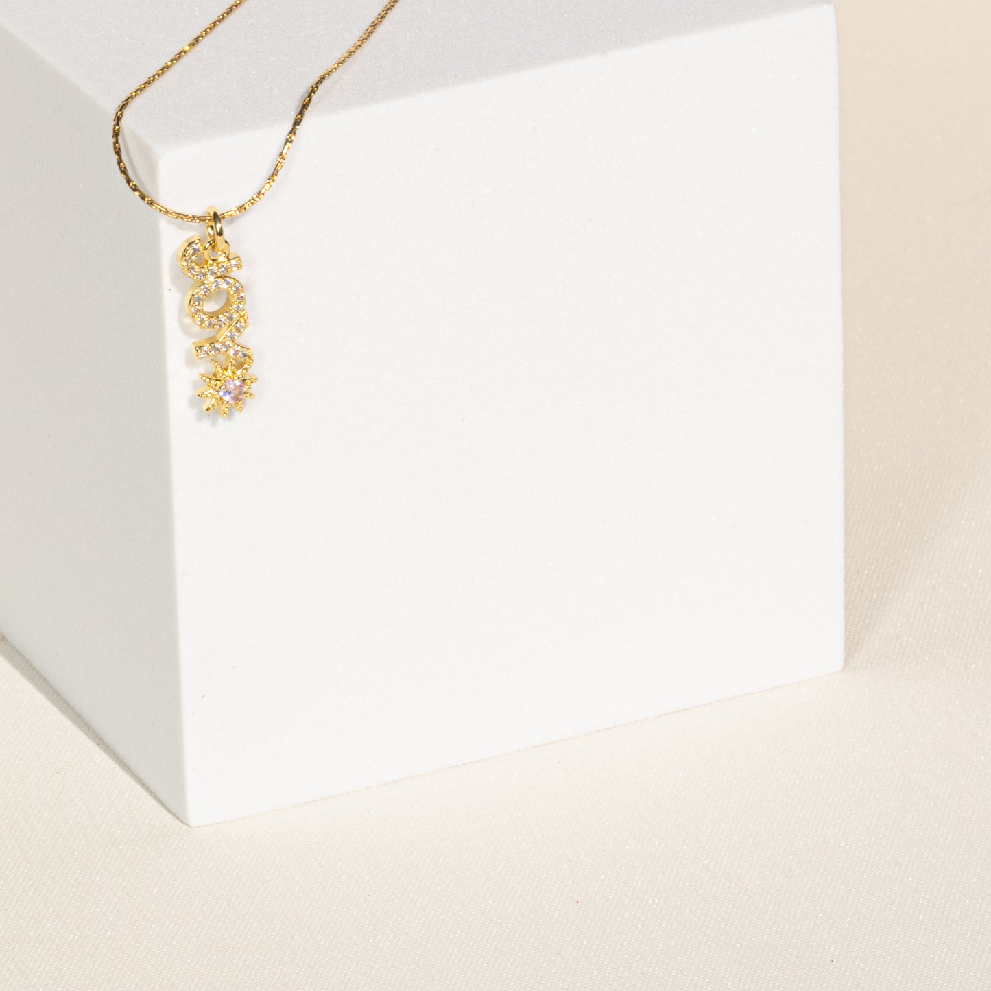 Kette 18K vergoldet mit Anhänger "JOY"