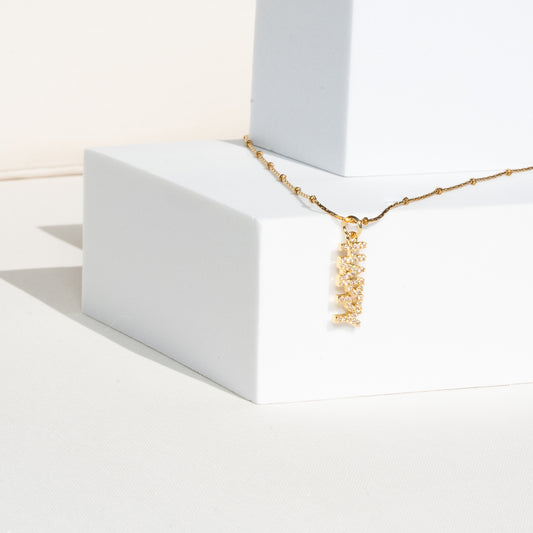 Kette mit Anhänger "Happy"